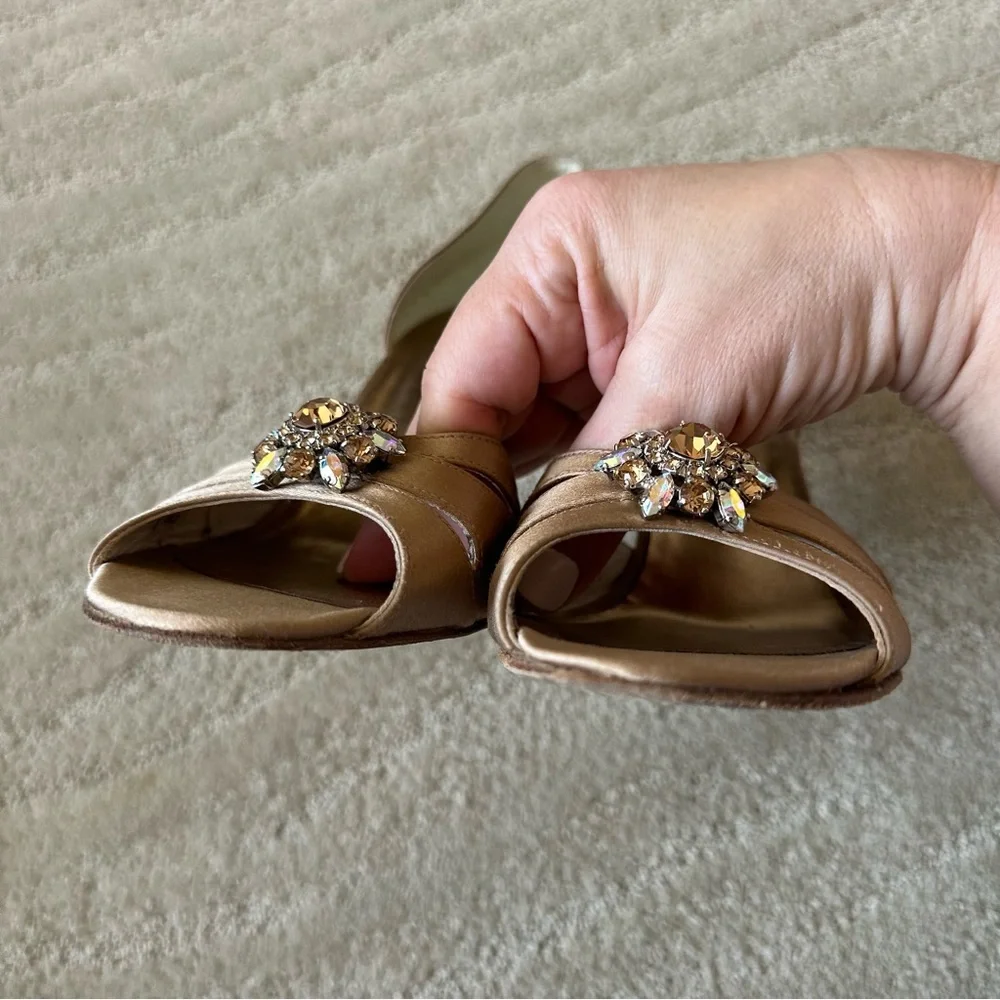 Stuart Weitzman Goodlife D’Orsay Jeweled Satin Open Toe Heel Pumps Sz Gold 8.5M